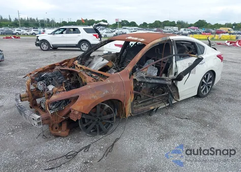 2017 Nissan Altima 2.5 S z USA, uszkodzony, nr VIN 1N4AL3AP0HC131504